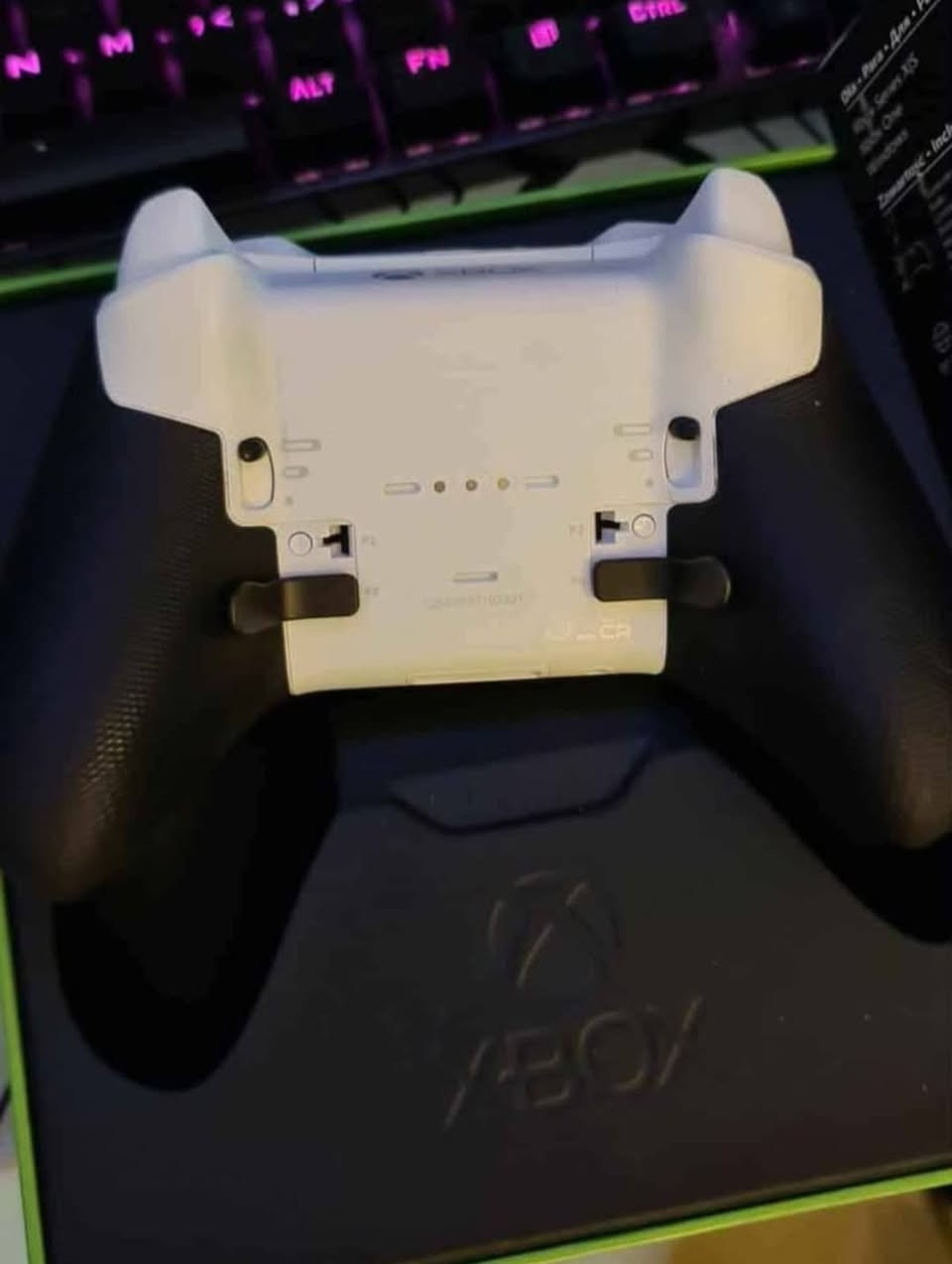 جويستك مايكروسوفت اليت كور ٢
باكيتين واحد للجويستك والاخر الملحقات 
النظافة اخو الجديد بغداد, العراق


**إذا كنت صاحب هذا الإعلان وتريد حذفه لأي سبب، رجاءا أرسل رسالة إلى الدعم الفني**