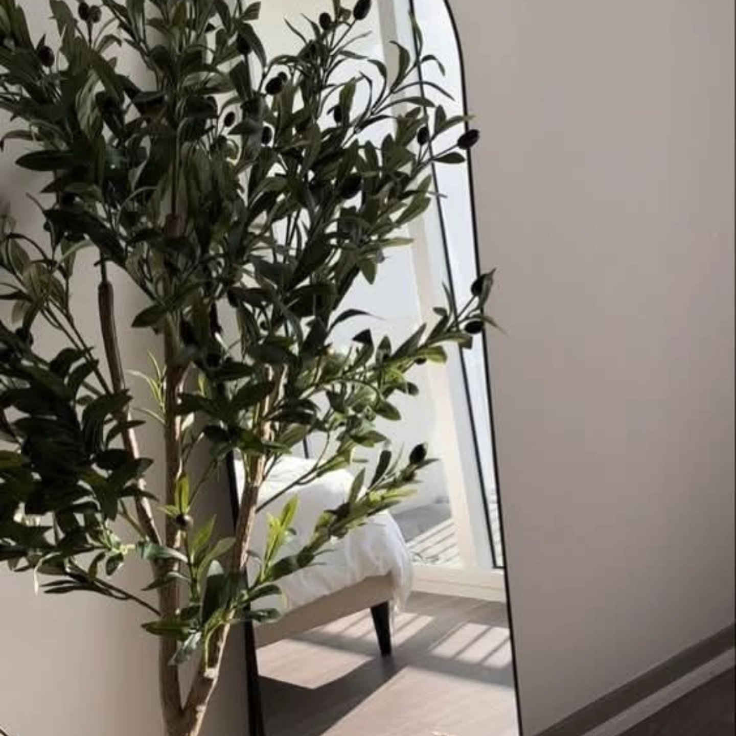 توفرت :
مرايا قياس 50*160 
لون ابيض اسود ذهبي 
السعر 30،000 الف


**إذا كنت صاحب هذا الإعلان وتريد حذفه لأي سبب، رجاءا أرسل رسالة إلى الدعم الفني**