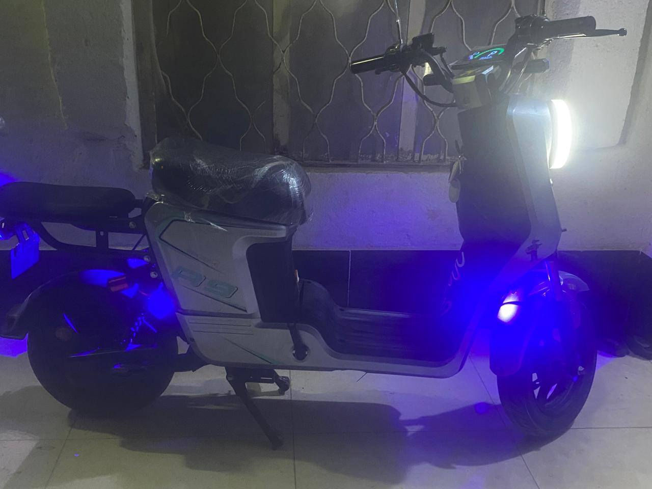 دراجه شحن ار (9 /مديل 2025 للبيع رقم صاحب الدراجه/***********
