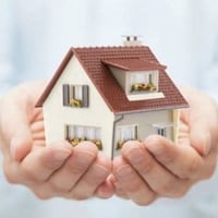 بيت  للبيع المساحة ٥٠متر طابقين يحتوي على غرفتين و استقبال و مطبخ حي ا...