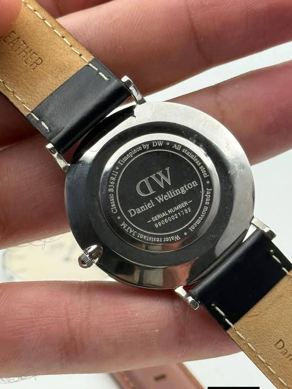 ساعة دانيال ويلينغتون السويديه كلاسيك شيفيلد بمينا سوداء وسوار جلدي أسود للرجال - DW00100133
القطر 38 
المكينة مايوتا اصلي ياباني 
رتيل الساعه 200$
جديد غير مستخدم  
السعر فقط  33  الف
 شامل التوصيل الحجز خاص


**إذا كنت صاحب هذا الإعلان وتريد حذفه لأي سبب، رجاءا أرسل رسالة إلى الدعم الفني**