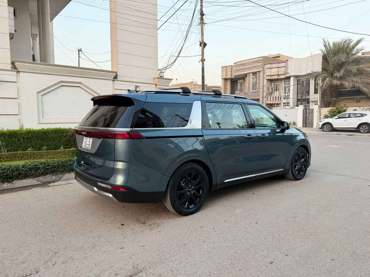 السلام عليكم حبايبي
كيا كرنفال بانزين 
موديل 2023 
مكينه ٦ سلندر
فول مواصفات vip 
٧ راكب 
٣ قطع تبريد منفصل 
شاشات خلفيه 
شاشه دشبول متصل 
تبريد بيانو 
تدفئه كنشات 
بصمه تشغيل 
باب سلايد كهرباء 
ماشيه ٧٠ الف 
بيها بنيد وجاملغات ثنين بدون دواخل 
مكينه وكير كفاله
السعر ٢٧٠ ورقه وبيها مجال بسيط حك الجيه فقط 
للتواصل ***********
