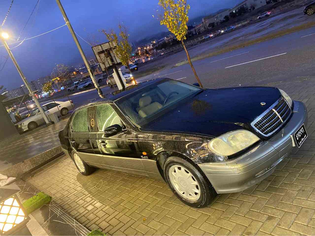 سلاو مارسيدس موديل ٢٠٠٥ بو فروشتن سةيارةكة ساغة و دوبةية ٦ بستؤنة فول ڤيئاى پية قةپات مواصةفاتة بةس سلايت نية ٨٠ هةزارى حةقيقى روشتوة بةشةرتى كومپيتةر بئ بوياخة سةيارةكة يةك دةرگاى بةس پةمپة بئ دةعم سعر ٩٥ گةلاو كةميك مةجال گورينةوةش ئةكةم بةشتيك بةدلم بيت *********** لة سليمانيم السليمانية, العراق
