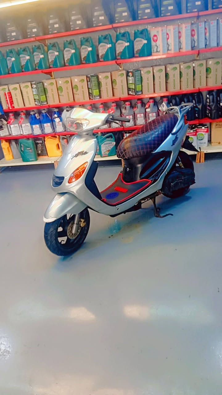 سلام عليكم اكزز للبيع 
1محرك مفتوح
2 كهربائيات كلهة شقالت من الشارا البچم الشارا الخلفية 
3كفرات بلادي 
4لايت زنون 
5مرايات جانبية 
6كلچ يطالي بلادي 
مكاني البصرا ابو الخصيب محيلة 
سعر 700وبيهة مجال رقم ***********ورساب فقط
