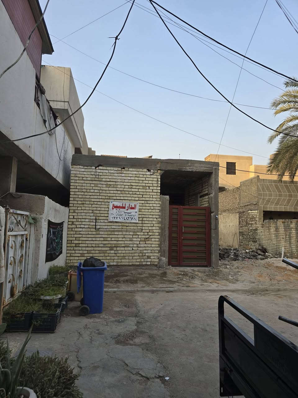 بيت للبيع طابو صرف  طابق واحد بناء 2025 حي الجوادين قريب على مدرسه تقدم درج خارجي ستقبال وغرفه والباقي خدمات السعر خاص ***********
***********
