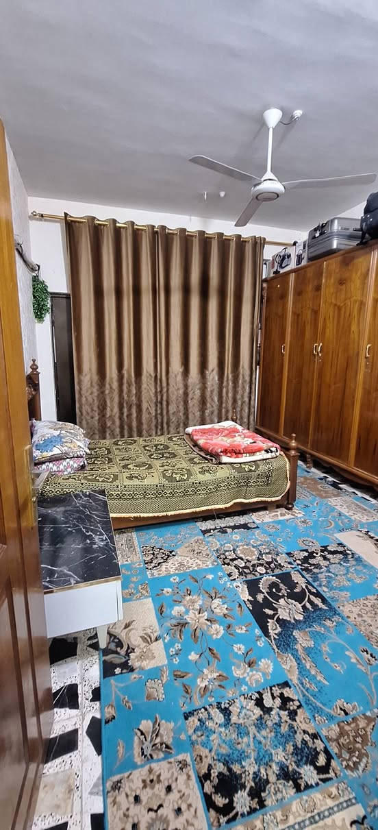 السلام عليكم
دار للبيع مساحة 160 متر

نوم عدد 2

متكون من طابقين الطابق الأول يحتوي على كراج واستقبال جبيرة ومطبخ وحمام عدد 2 وغرف

الطابق يحتوي على حمام و 3 غرف نوم وسطحين سطح صغير وسطح جبير

للاستفسار ***********
