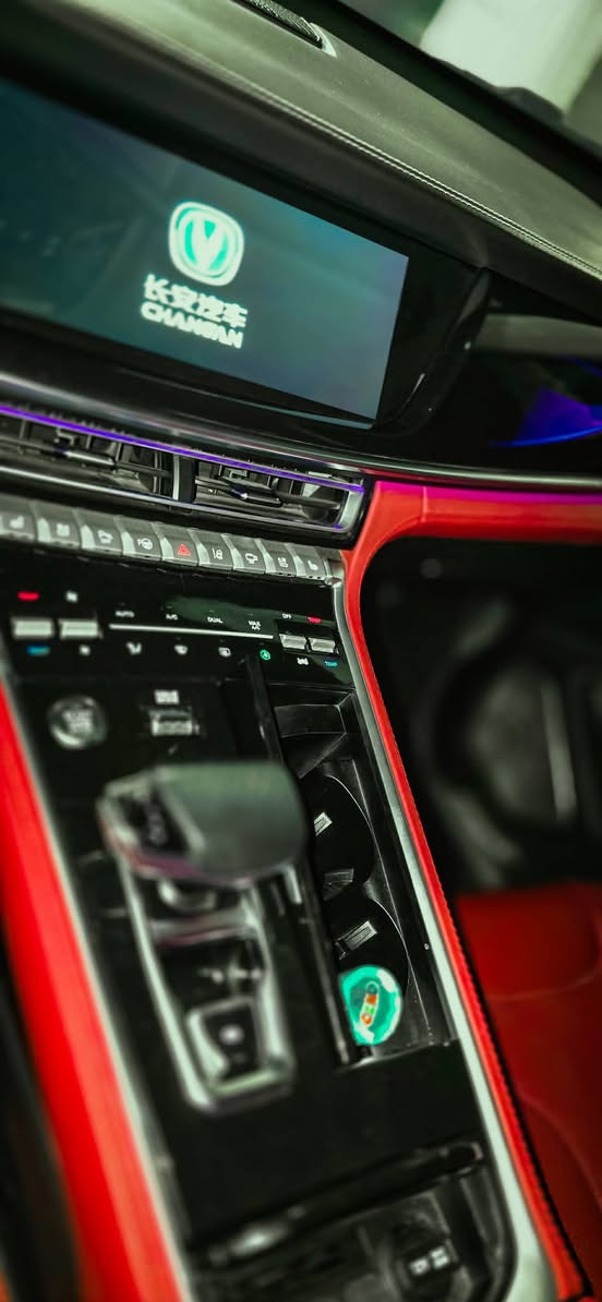 للبيع فقطط- شانجان CS85
موديل 2024 فول مواصفات
الصور هواي وتكدر تشوف السياره من كل جوانبها داخل وخارج

- رقم السيارة: بغداد
- الموديل: 2024
- المسافة المقطوعة: 26،000 كم فقط
- اللون: اسود
- الحالة: 
- الصيانة: جميع الصيانات الدورية داخل الوكالة الرسمية Changan البخيت 
- الفئة: فول أوبشن تشمل كل مواصفات الراحة والأمان والتكنولوجيا

- مواصفات السيارة (فول أوبشن):

 • شاشة لمس كبيرة + كاميرا 360 درجة
 • رادار أمامي + تنبيه مغادرة المسار
 • فتحة سقف بانوراما
 • تشغيل بصمة + تشغيل عن بعد
 • تبريد وتسخين مقاعد
 • نظام صوتي قوي
 • إضاءة LED أمامية وخلفية
 • حساسات أمامية وخلفية
 • كراسي جلد كهربائية
 • گير توبترونيك + نظام قيادة متعدد الأنماط
 • مكيف ثنائي المناطق
 • ويل 19 الأصلي
 • محرك 2.0 Turbo بقوة 233 حصان
 

 للاستفسار :
راسلني عالخاص أو اتصل على الرقم:***********
