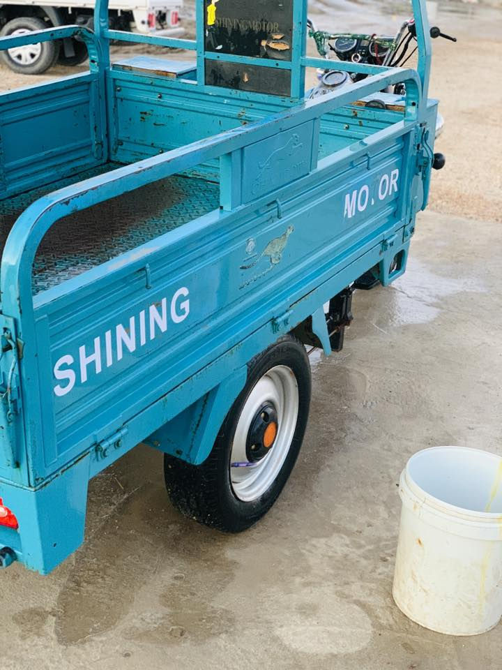 سلام عليكم ورحمة الله وبركاته ستوته واحد وعشرين اوراق مكينه بلادي برغي ما مفتوح بيه ستوته نضيفه حيل تخذاها ما تذب ربع عليه السعر 1700 وبيه مجال قليل 
مكاني الحمزه الغربي منطقه الخميسيه


**إذا كنت صاحب هذا الإعلان وتريد حذفه لأي سبب، رجاءا أرسل رسالة إلى الدعم الفني**