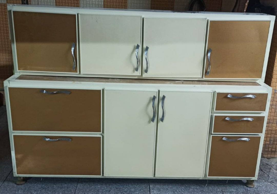 كاونتر سعر 300 عنوان حله شراي يتصل 
***********
ولي ميعجبه سعر لايزعج العالم رجاءا
