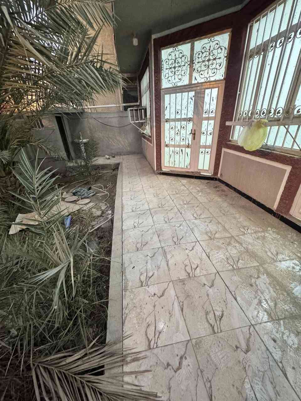 متوفر للإيجار 🔑
🏠 بيت 250م² – حي الزهراء

📍 موقع جيد – تبليط، ماء، مجاري

🔹 الطابق الأول:

كراج سيارة + حديقة 🌳

3 مجمعات صحية

2 غرف نوم

استقبال

كليدور

مطبخ

منور

🔹 الطابق الثاني:

3 غرف نوم

كليدور (يصلح مطبخ أيضًا)

مجمع صحيات

📞 للاستفسار: عذاب ***********

🏢 مكتب الشمري – مقابل سكلة صدام / نادر الثانية
