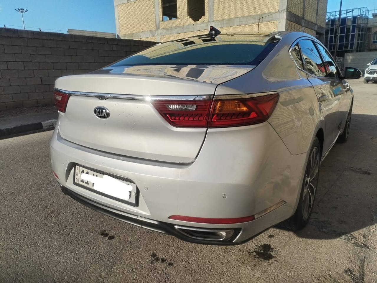 مستعجل على البيع فول الفول
مواصفات خاصة مراوس حسب القناعة
كيا كادنزا
موديل 2018 وارد امريكي
ضرر 3قطع بدون دواخل والبنيد نفسه مامبدل
حادث جدا خفيف
فول مواصفات :-  ✅✅
فول ومكفول من الضربه القويه
مكينه 6 سلندر. اقتصاديه 4انضمه للبانزين
 سبورت واسمارت وايكو
بصمه تشغيل
بصمه أبواب
تبريد أمامي خلفي
تحكم ستيرن
شاشه كامره خلفيه مرايات شفط
حساسات خلفيه
داخل جل
مقاعد كهرباء ٢
ترحيب عن بعد
كشنات تدفئة تبريد
كشنات خزن ميموري
رادار. تحديد مسار
قياده ذاتيه دشبول صاج ملكي
مثبت سرعه
مانع انزلاق
بانورما سماعات سوني
رقم بغداد الجديد             مكان السياره البصره المدينه الرياضيه 
السعر 144 ورقه وبيهه مجال للطيبين 
للاستفسار الاتصال 
***********
