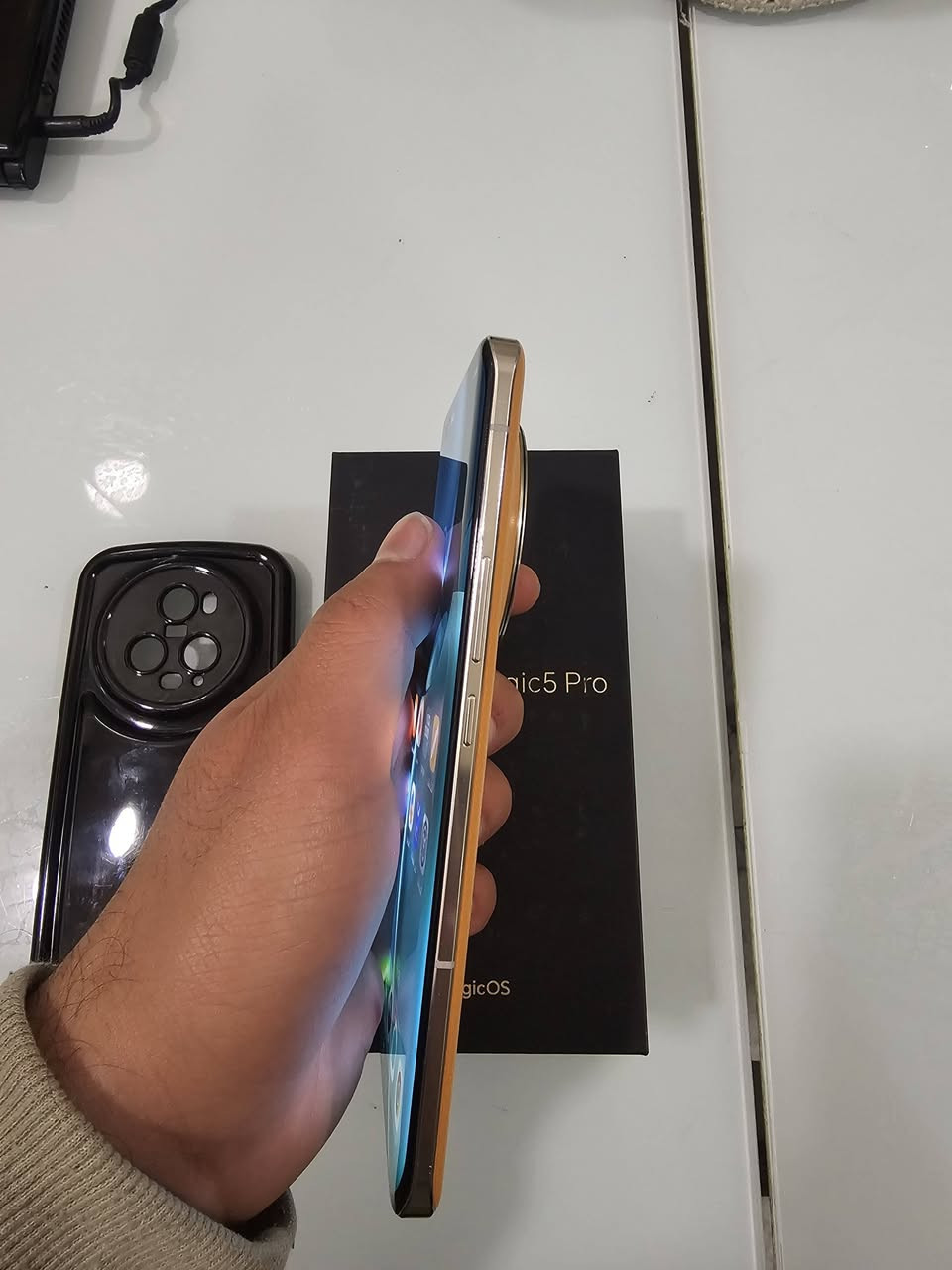 هونر ماجيك 5 برو للبيع ذاكره 256 سعر 540 وبي مجال ***********
