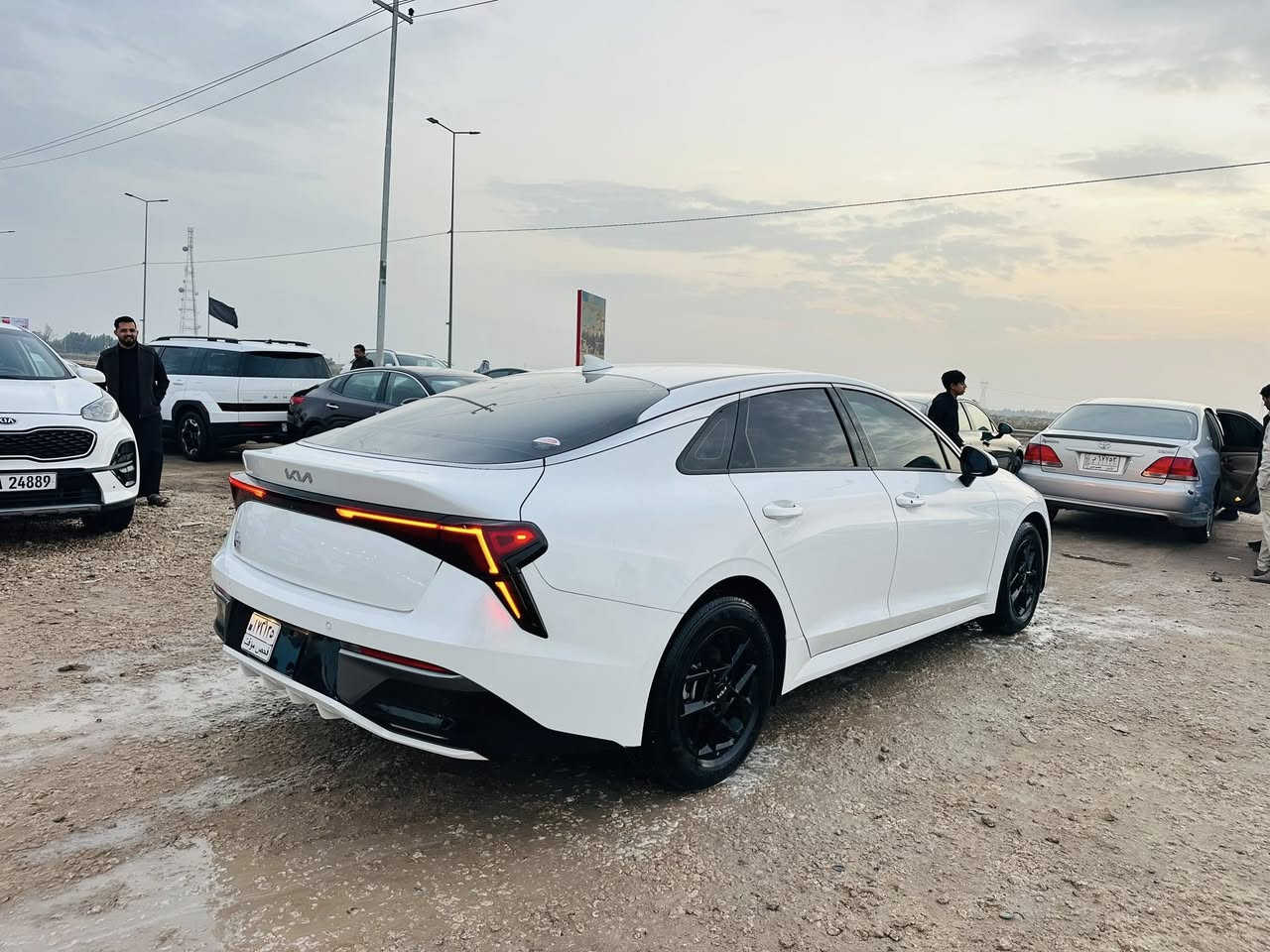 البيع او المراوس 
كي فايف 2025امريكي 
الضرر صبغ قطعتين 
مكينه 2500
السياره جاهزه 
ماشيه 9 الف 
مرقم شهداء مثنى 
السعر 190$
العنوان المثنى الرميثه معرض اثير الجياشي 
التواصل واتساب فقط 
***********
***********
