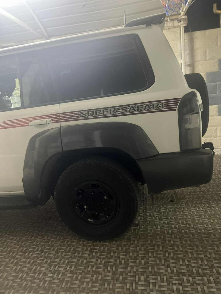 السلام عليكم مزاد وزارة الداخليه الديوانية 
كاملة اوراقها ومصادق عليها وجاهزة للترقيم 
اسويلك وكالة ام الباركود
موديل ٢٠٠٨ مكفولة من الصبغ والضربة كير مكينة حدادية كلها جاهزة وكهربائيات مكفولة كلشي شغال بيها 
السعر ٩٥ لاتقارنها بالمهجومة 
***********
مكانها بابل
