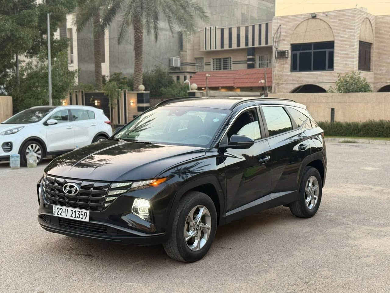 هوندا توكسن الشكل الجديد 2023
لون اسود 

مرقم أربيل الجديد 

مواصفات 

بصمه 

تشغيل تشغيل عن بعد 

صندوق كهربائي 

كشنات كهربائي 

كشنات حار 

تبريد قطعتين  

تلفون شاحن.(وايرليس)

وفول تحكم استيرن وتحديد سرعه 

تحديد سرعه 

تحديد مسار 

رادار امامي وجانبي وخلفي 

اطفاء السياره عند التوقف تلقائيأ

مانع تزحلق

و نظام AUTO HOLD

ويل كروم بلادي حجم R18 

3 وضعيات للقياده(normal.samrt.sport)

الضرر- سطحي خمس قطع صبغ مكانات مو كامل 
تواصل ***********

السعر 16900$$$

مكان السياره بغداد بغداد, العراق
