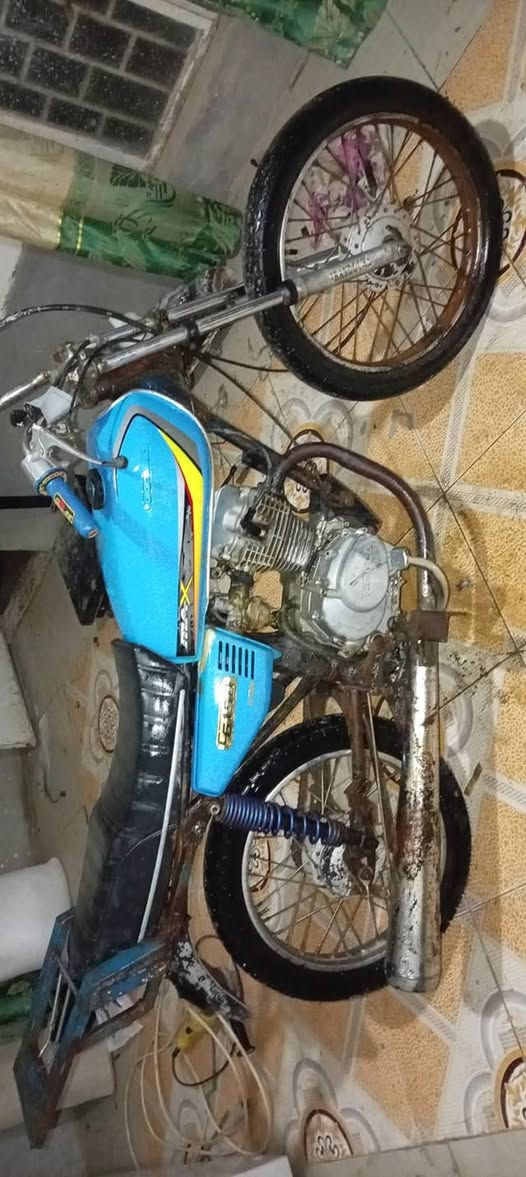 السلام عليكم 4كير كلك للبيع
مكينة بيه خيط دخان 
دراجة كاملة ماناقصة اي شي 
مكان الدراجة كربلاء طويريج 
السعر 150بيه مجال
‏‪+964 771 920 4138


**إذا كنت صاحب هذا الإعلان وتريد حذفه لأي سبب، رجاءا أرسل رسالة إلى الدعم الفني**