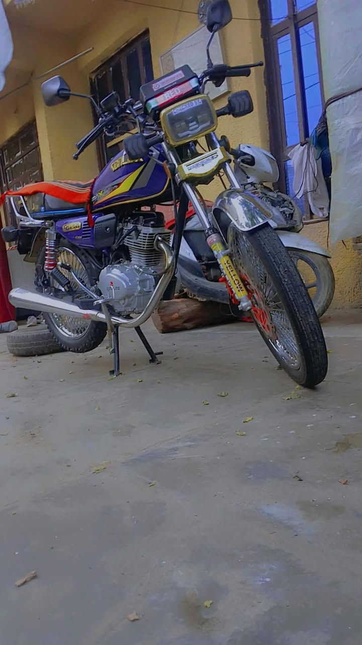 السلام عليكم دراجه موديل 25 ايراني 4كير العنوان مدينه الصدر ***********
