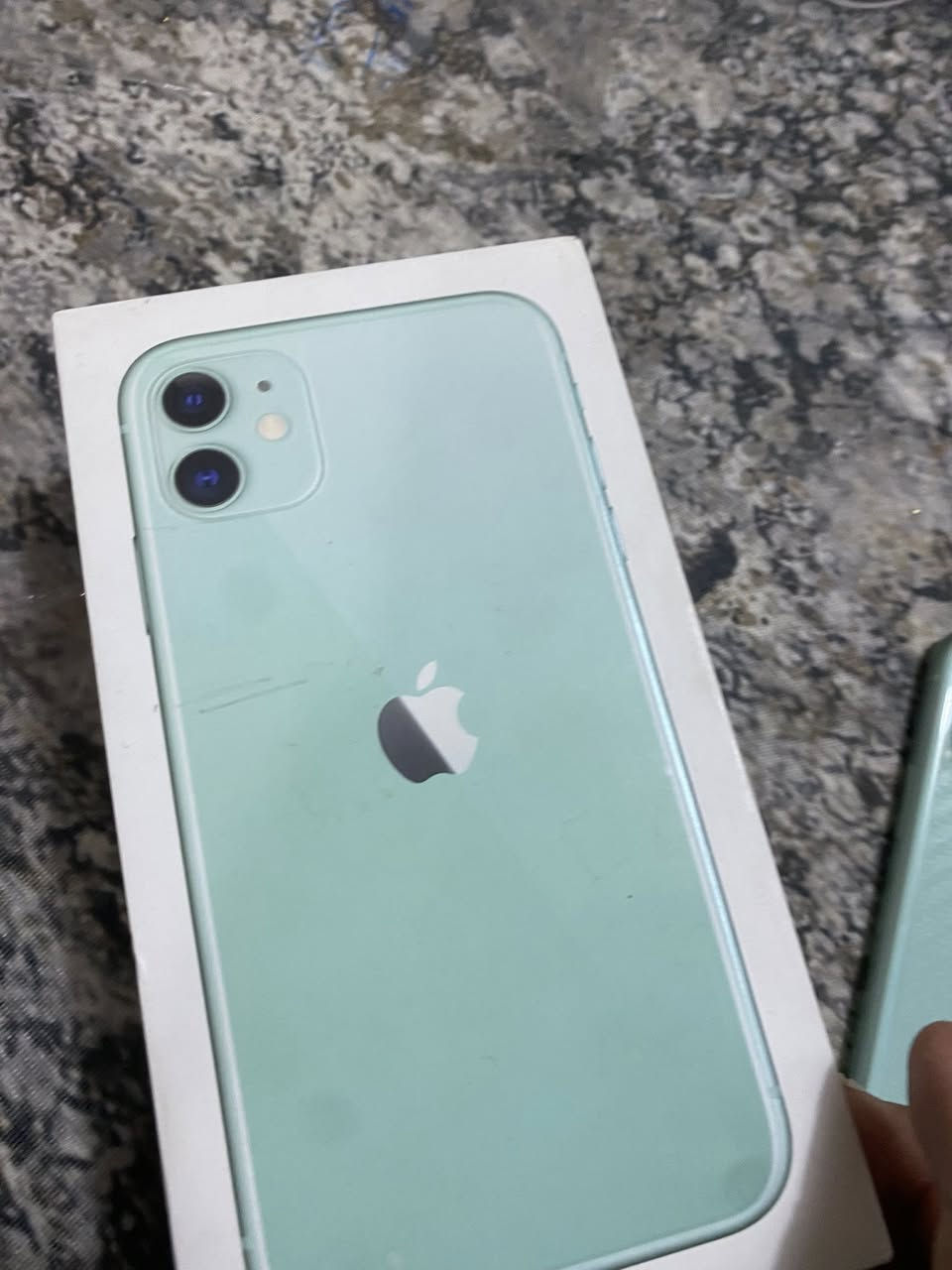 سلام عليكم ايفون 11 عادي نضيف كلش واحلى من الصور بهواي الجهاز نضيف استعمال قليل مبدل بطاريه 100وسط ضمان6 اشهر الجهاز نموذج M وكامرته كلش حلوه وكلشي شغال فيس ايدي والكامرات تجي تفحص وتشوف بعينك ذاكره265 ال128 كيكا يبيعونه ب280 لو ب300 الجهاز سعره (315) وبي مجال غير متواجد في الفيس رقم الهاتف *********** المكان النجف الاشرف او مراوس ب 13 برو ماكس وانطي فرق
