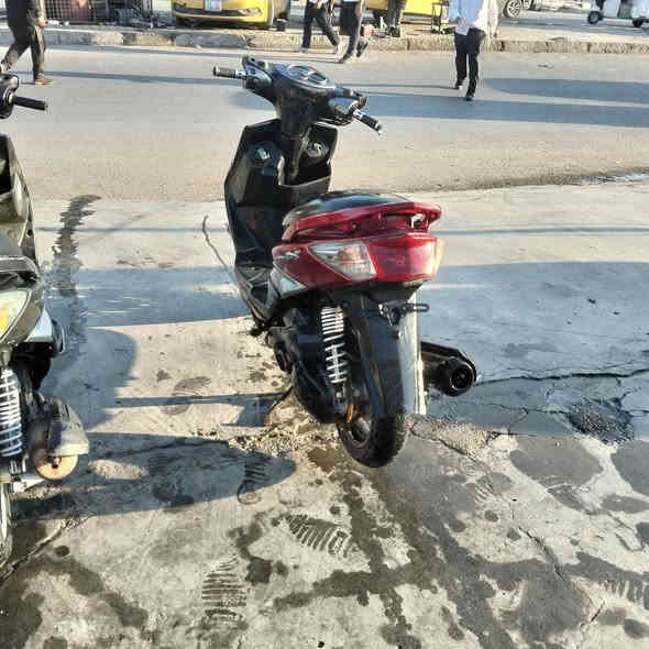 السلام عليكم سكنس فحل 140 نوزل خطين ياباني الدراجات ما مفتوحه كله بلادي 750 وبيها  مجال المكان مدينت الصدر الرقم ***********
