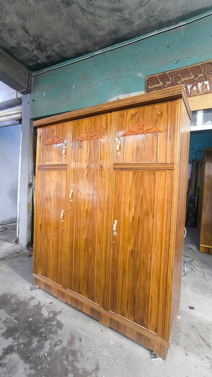 السلام عليكم يوجد لدينا كناتير جديده ومستعمله او اسعار مناسبه جداً كنتور ابو 4ابواب مستعمل وكنتور ابواب 2 شكلين وابو 3 ابوب شكلين هذه رقم  ***********
***********
