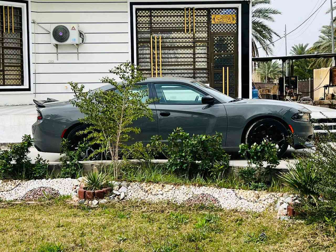 #سعر_مناسب_جدا 
جارجر 2018 اصل لون اسمنتي مميز 
تو ويل رقم بغداد بااسمي 6سلندر3600 فول مواصفات عدا الفتحه غني عن التعريف وذكر التفاصيل والمواصفات السيارة ضررها جاملغ خلفي فقط من امريكا والباقي كفاله وهنا بالعراق بيها بارد بالباب الخلف الصدر مكفوله من الصبغ السيارة عدا قطعه وحده فقط الجاملغ الخلفي صبغ والباقي كفاله وسونارها موجود
السيارة معروضه 189$وبيها مجال بسيط الشراي يتصل وعيوني اله
***********
