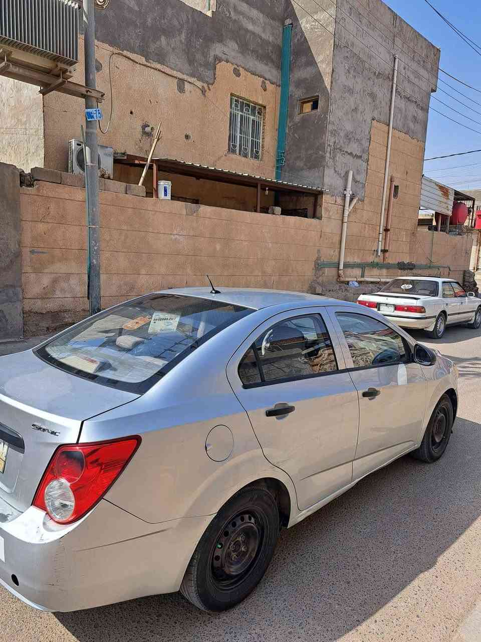 السلام عليكم 
شفرليت سونك 2012 خليجي 
السياره بأسمي و سنويه لل27 و مصفرة غرامات 
مشروع وطني تتحول بكل المحافظات 
مكينتها البلاديه بدون تحوير و حجم المحرك 1600
بيها 3 قطع صبغ
و بيها عته بالنمره الرابعه . تمشي طبيعي و تذب نمرها طبيعي و تصليحها بسيط بدون فتح كير 
السعر 58 و بيها مجال و العطل ينزل من السعر ابيعها على وضعها 
مكاني البصرة /ابي الخصيب
*********** /واتساب ابو الخصيب, البصرة
