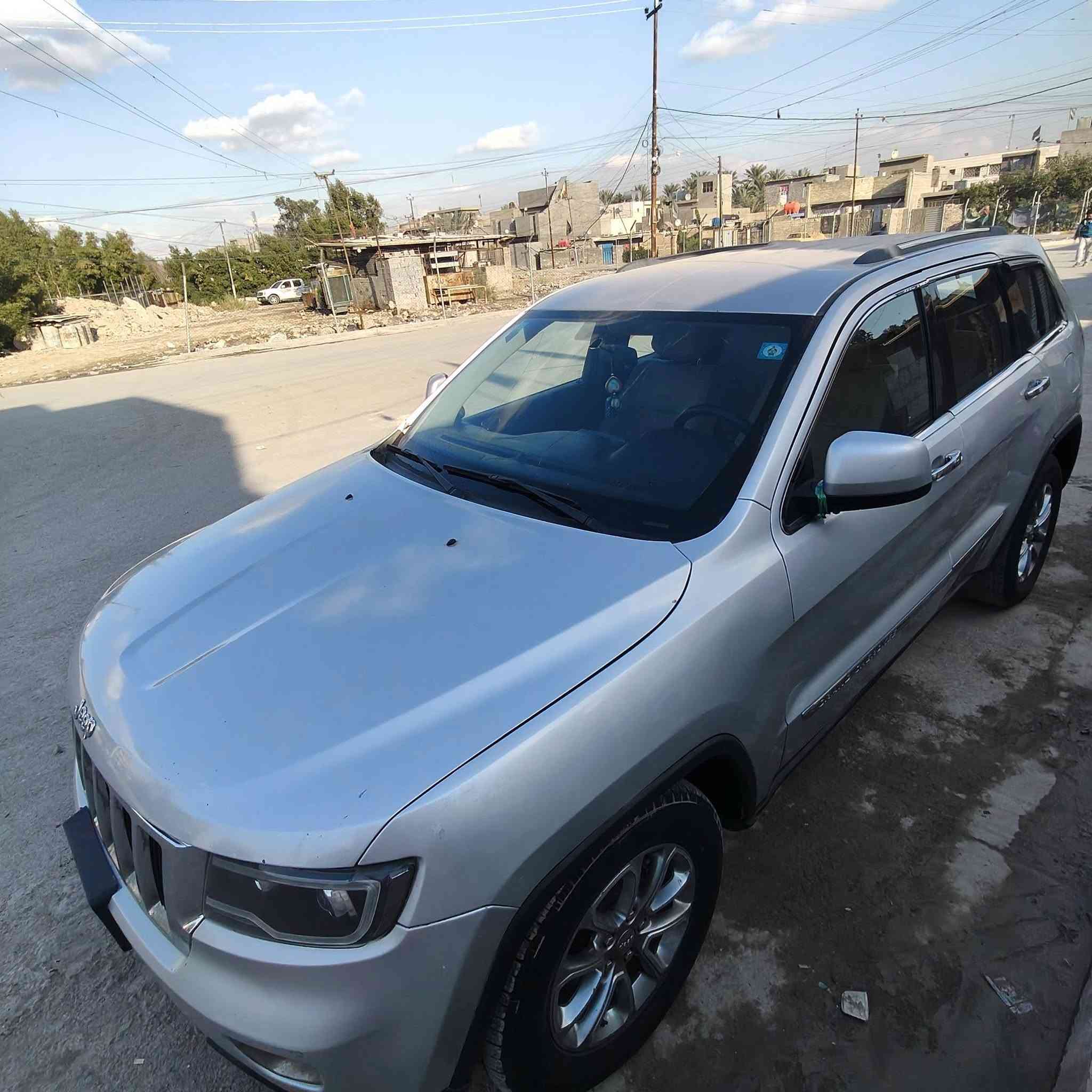 السلام عليكم جيب لاريدو مديل 2011 مصبوغه عام اكفلك شواصي وكفلك من الكص  صدرهه نص عمر  محرك 3600  /  6سلندر  تحكم ستيرن  كشنات كهربائيه  تبريد تدفئه ويه السويج  تبريد قطعتين  سنويه لل 27 السياره بسمنه تحويل بنفس اليوم سياره حلوه ونضيفه  مناقصه اي شي 
العنوان بغداد العبيدي 
السعر 125وبيه مجال 
رقم الهاتف ***********
