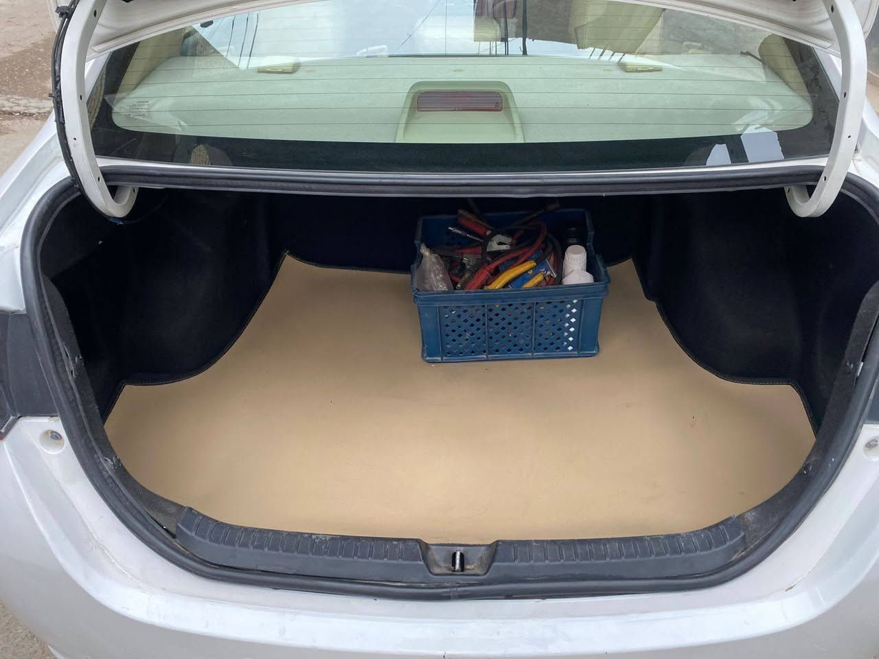 السلام عليكم/ سياره كورلا( يارس)خليجيه موديل2019 بلادي برغي مامفتوح بيه سياره شركه تخم تايرحساس خلفي رقم سليمانيه بأسمي الاتصال على الرقم ***********
