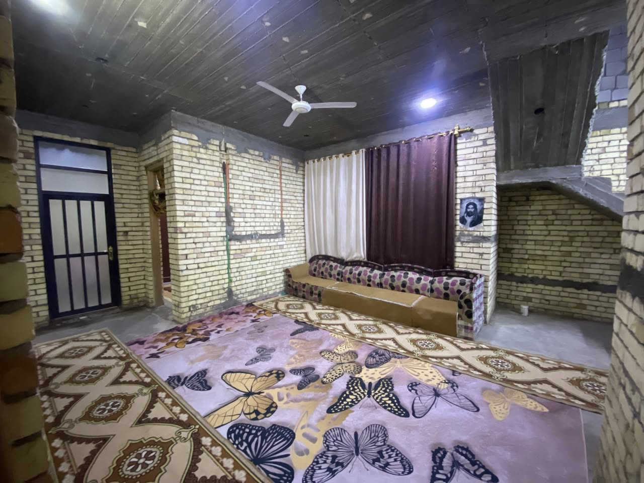 دار للبيع قرب الامام تاج الدين ( ع )
🛑 السلام عليكم ورحمه الله وبركاته 

يوجد بيت للبيع قرب الإمام تاج الدين ( ع ) بستان الشيخ بظهر الامام 

🛑 المساحة الكلية 272م

🛑يحتوي على غرفتين 2 وصالة واستقبال ومطبخ وكراج وحديقه 

🛑صحيات خارجية وصحيات داخلية 

🛑احبائي لمعرفة باقي التفاصيل الاتصال على الرقم التالي ***********
