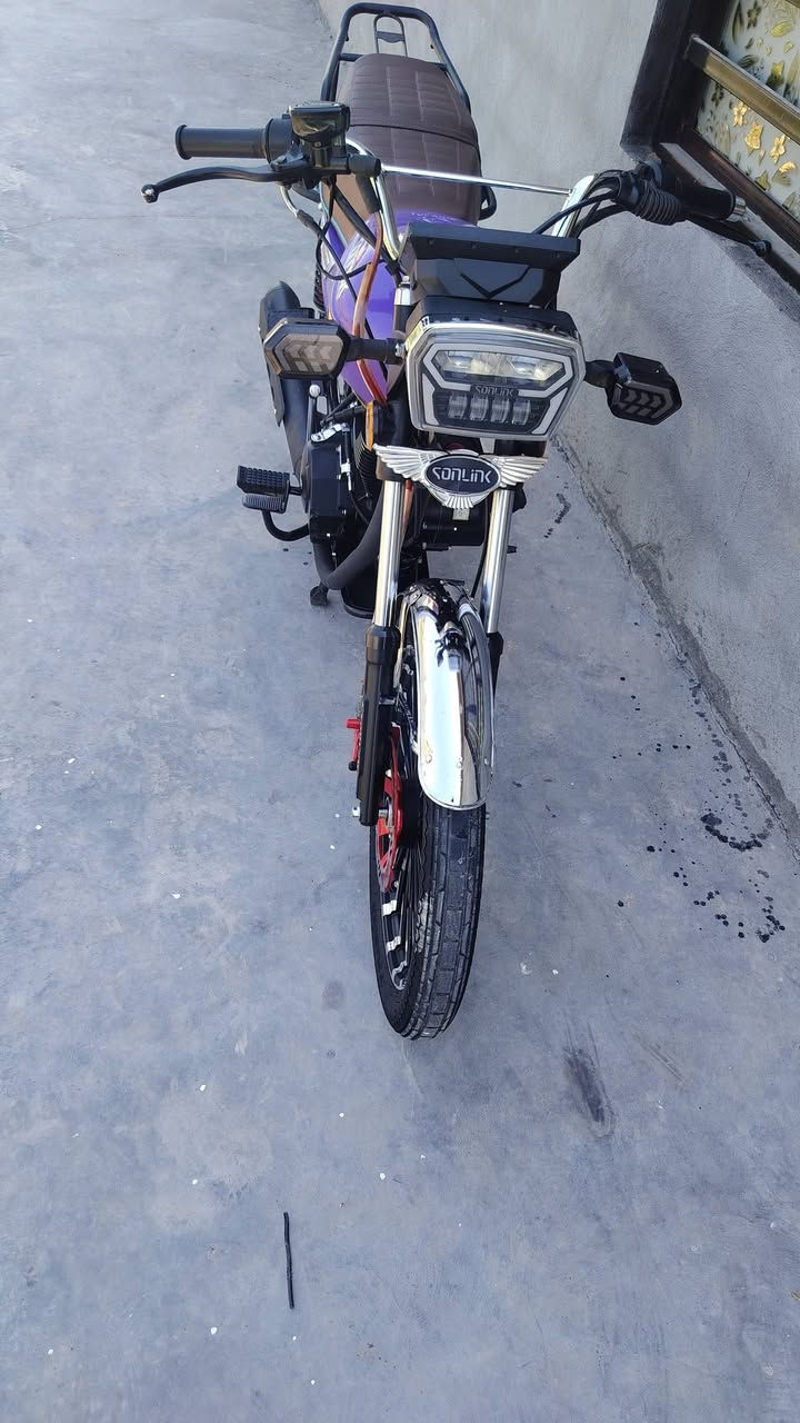 للبيع دراجة سيفان موديل ٢٥ دراجه جديدة ماشيه ٤ آلاف بصمه تشغيل عن بعد دشبول شاشة ايباد محرك 200 مكفولة من كلشي كهربائيات كله فول اوراق كارتونيه ومنفيس فقط بدون كمرك مكان بغداد المدائن سلمان باك سعر ٨٧٥ وبيه مجال قليل للاستفسار *********** واتساب الموشراي لايتصل ولا يعلق لحد يكسر بحلال العالم
