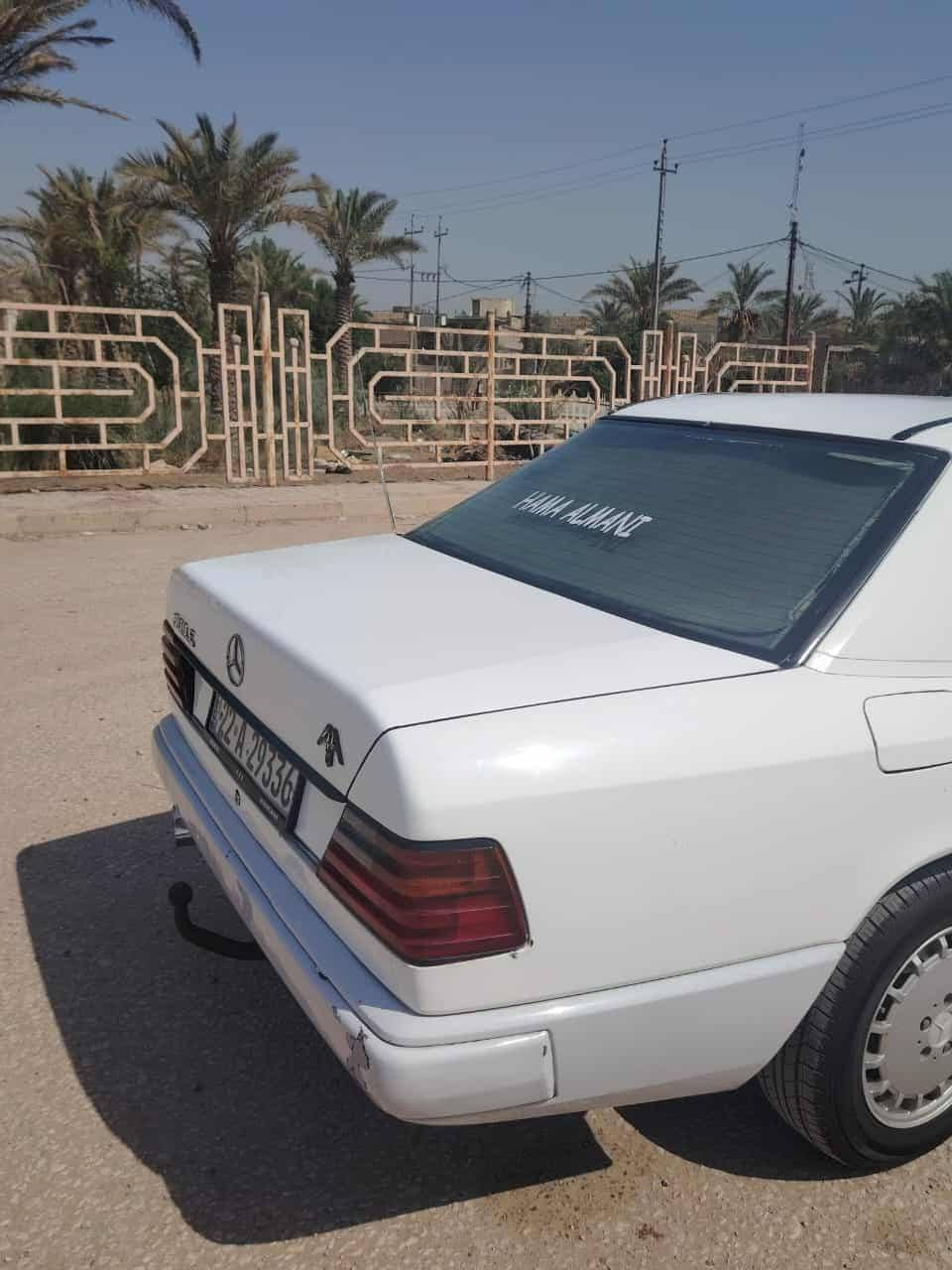 لبيع سياره مارسدس رقم راعي *********** سعر ٦٠ وبيها مجال
