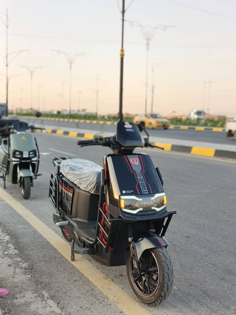 تايلج اسبورت للبيع
السلام عليكم
ماطور تايلج اسبورت 
ملف 3000 
40امبير
يمشي 85 حقيقي 
بصمة و كارت 
وصل شراء موجود 
السعر1100 مليون و 100
***********
***********
