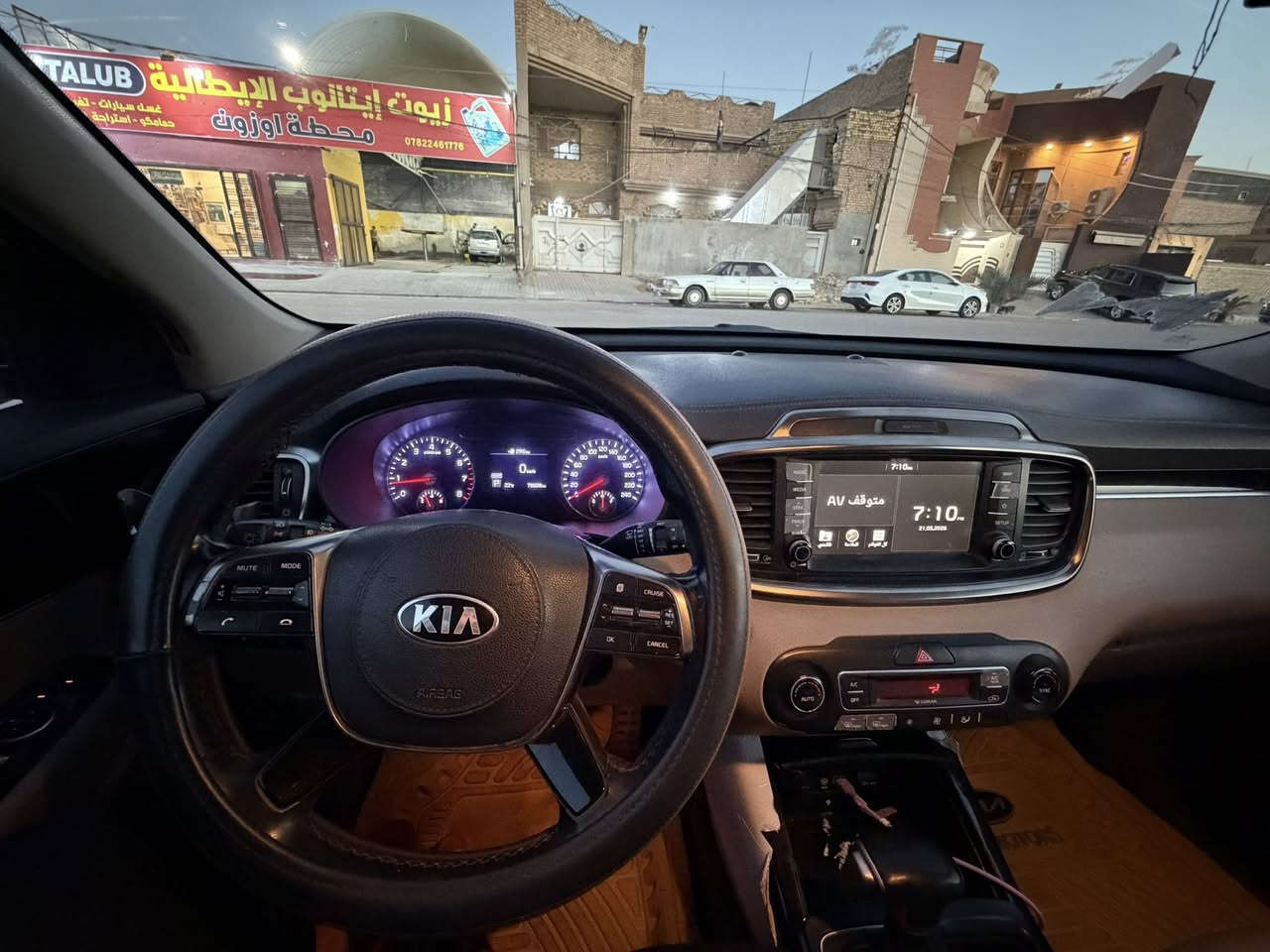 سورنتو موديل 2020 
وارد خليجي 
محرك 6 سلندر 3500 vt
كير ومحرك مكفول 
7 راكب 
تحكم ستيرن جهتين 
اشاير بالمري مع مري شفط 
3 قطع تبريد 
مقاعد امامية تحكم كهربائي 
4 وضعيات  قيادة 
كشنات جلد 
صندوق كهرباء 
حساس امامي خلفي 
بصمة تشغيل مع بصمات ابواب وترحيب 
شحن لاسلكي 
ويل كروم 
بردات خلفية بلادي
شاشة اندرويد وابل كار بلي 
تبريد بيانو لمس 
تخم تاير جديد 
تبريد منظومة كاملة جديدة
رقم اربيل الجديد شبه مميز
..
السيارة مكفولة من الصبغ والبارد ما عدا بيها طخات بالدور مال الباب الخلفي موضح بالصور 
ومن اشتريتها جان بيها 3 حالوبات بالقمارة بس متبين بس بالسونار 
ماشية 78 الف 
مكاني نجف 
سعرها 248 ورقة وشوفها تعجبك بيك خير وتدلل ان شاء الله بي مجال السعر 
*********** وبي واتس اب
