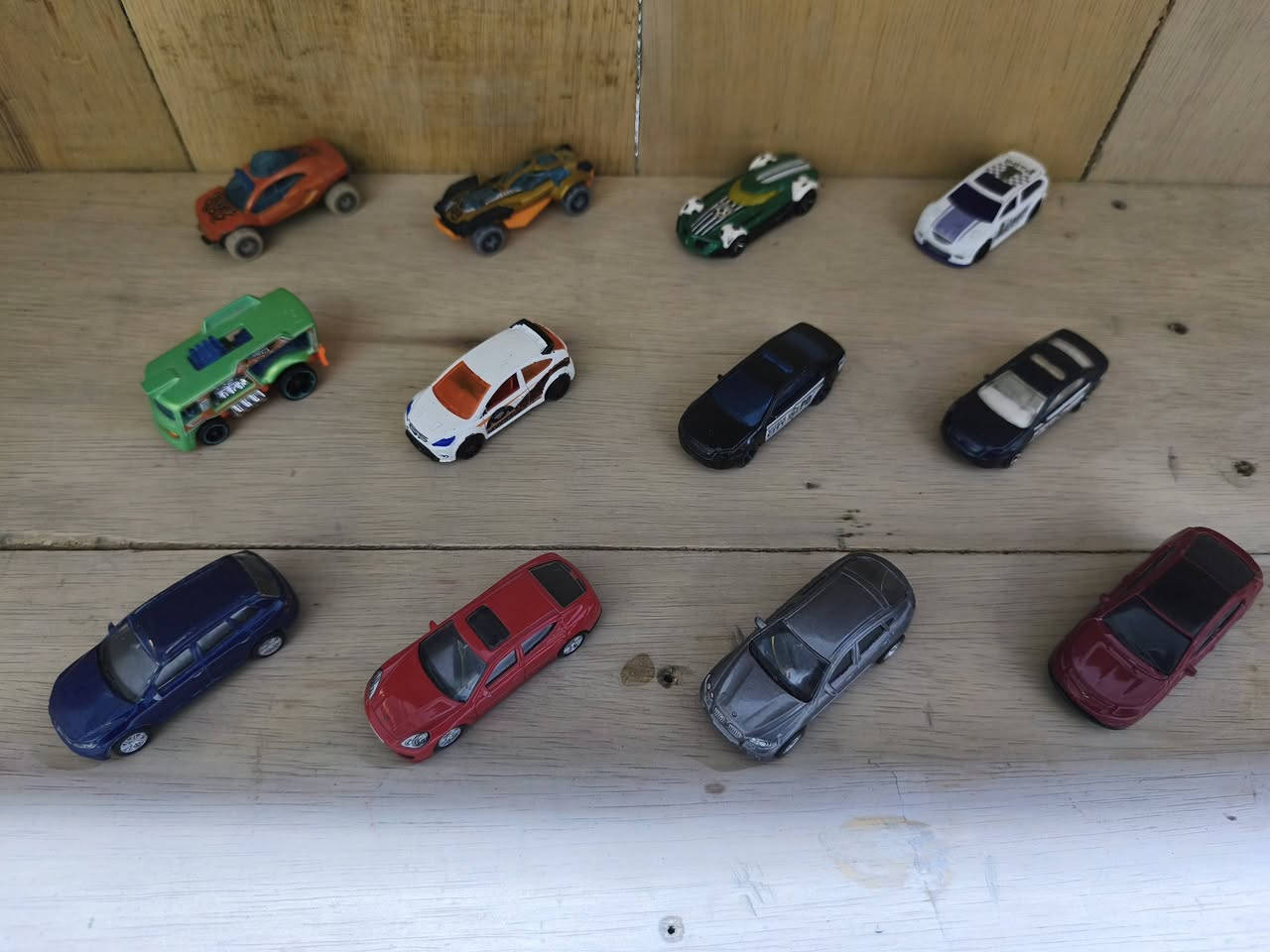 السلام عليكم
للبيع سيارات حديد حجم 64 سعر القطعة الواحدة 1500 فقط يتوفر توصيل .


**إذا كنت صاحب هذا الإعلان وتريد حذفه لأي سبب، رجاءا أرسل رسالة إلى الدعم الفني**