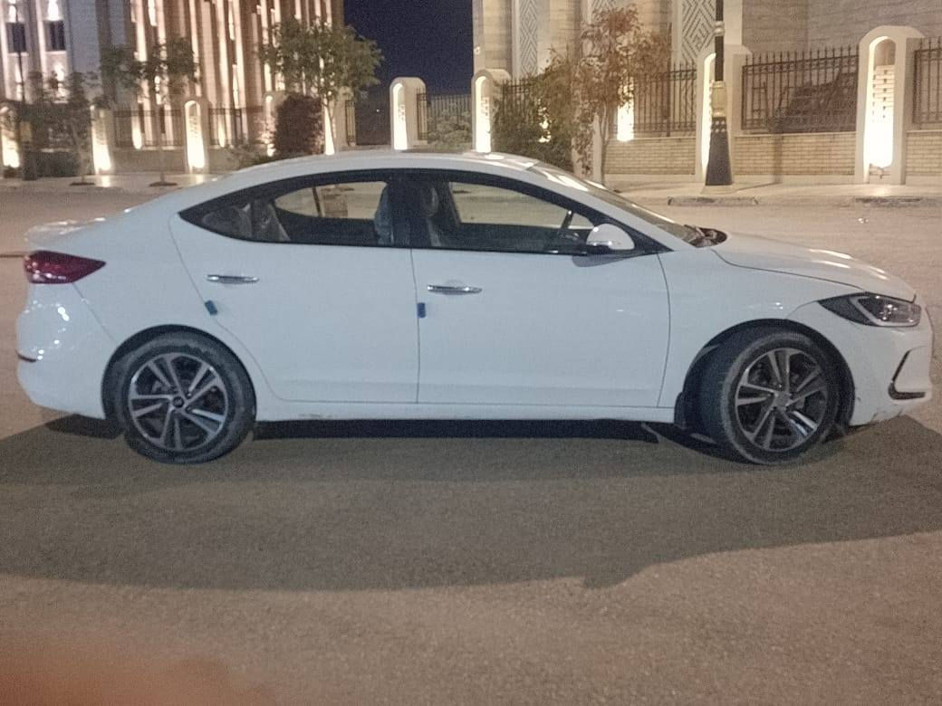 سلام عليكم سياره نوع النتره موديل 2017خليجي فول مواصفات واحد عله واحد فتحه شاشه كامره حساسات تحكم ستيرن جهتين خمسه ويل كب شاير مري تحكم مري كشنات جلد تبريد قطعتين كفاله كير مكينه حداديه تخم تاير تبريد مكفوله من ضربه او تبدي بيه قطعتين كلير اثر شخط العنوان كربلاء السعر 130بيه مجال رقم*********** الهاتف
