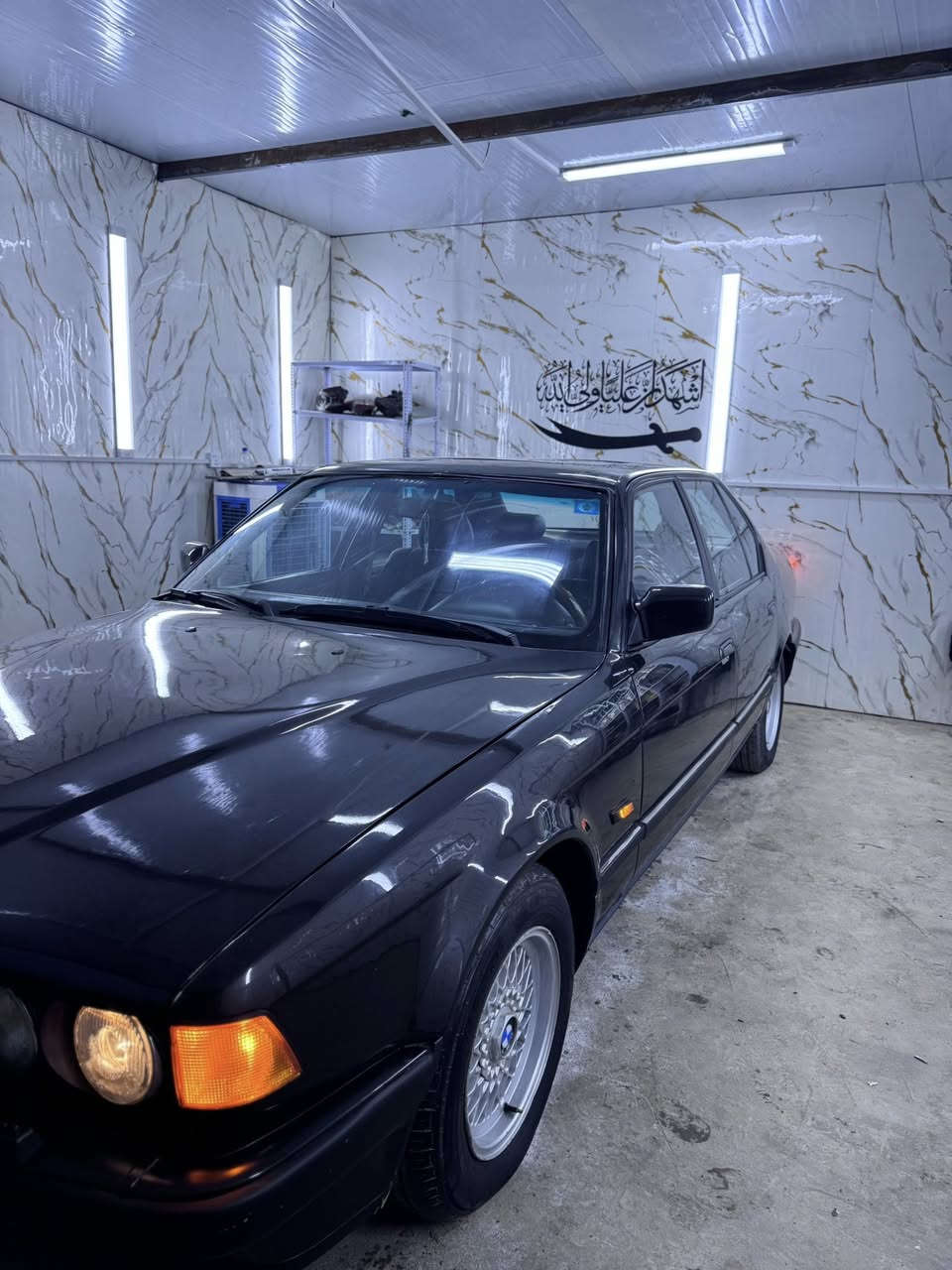 السلام عليكم بي ام البيع 735موديل 1992رقم بغداد دولي كشنات كهرباء ايرباك دبل  جكمجه صدر امامي  خلفي جديد تدفئه تبريد مكاني الاعلام السعر 55 رقم ***********
