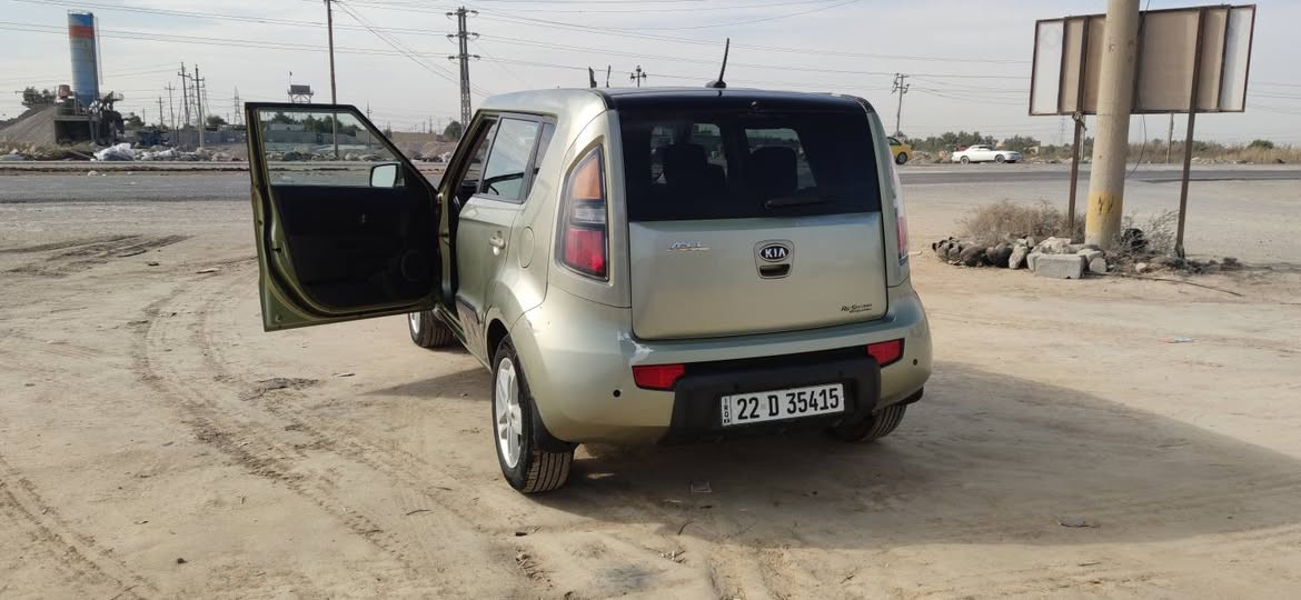 بسم الله الرحمن الرحيم 
للبيع كيا صول 2011 امريكي رقم اربيل بسمي مجدد لل 2030 فحص الهزه قبل 4 اشهر 
 الحادث فقط جاملغ وبنيد بدون دواخل مبدل
ومصبوغ والجاملغ الثاني انطخ ونصبغ بالعراق 
ماشيه 146 الف 
مكينه 2000 نفس مكينه الالنترا صابونه وكير جدد 
كهربائيات كامله
 منضومه تبريد جديده
حساس خلفي وكامره 
شاشه اندرويد 
حساس تايرات
سونار مرفق مع الصور 
السعر :  98💲وبيه مجال قليل 
مكان السياره الناصريه
 تلفون : *********** ناصرية, ذي قار
