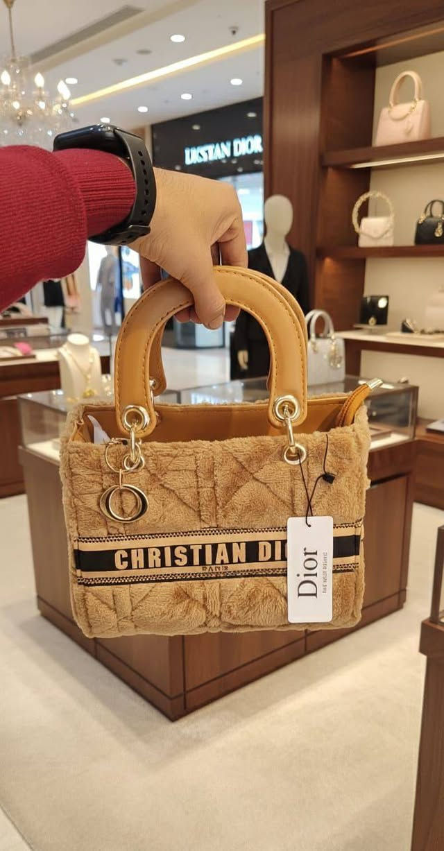 سعر القطعه 5 الاف
توصيل متوفر لكل المحافضات للاستفسار خاص


**إذا كنت صاحب هذا الإعلان وتريد حذفه لأي سبب، رجاءا أرسل رسالة إلى الدعم الفني**