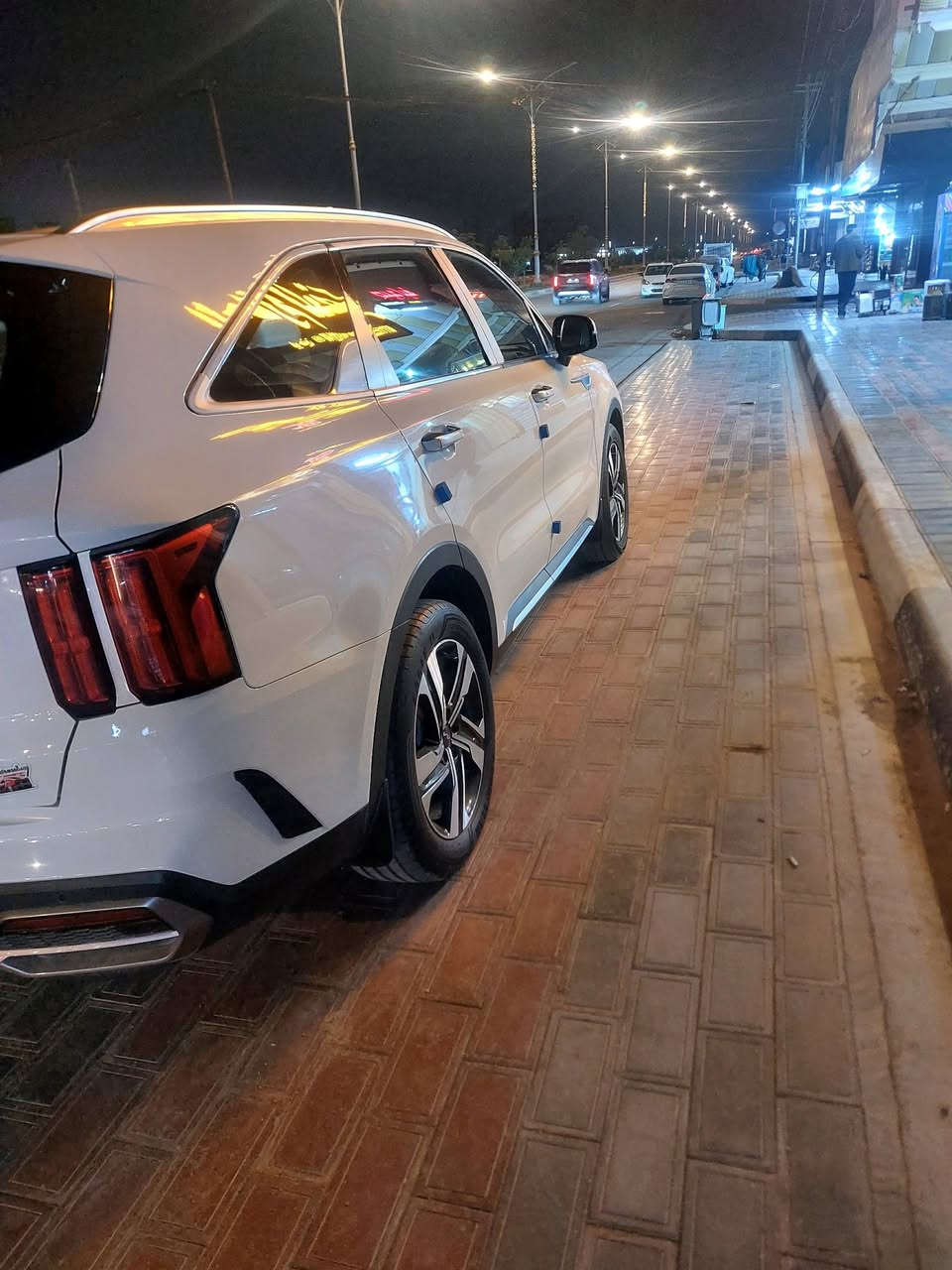 سلام عليكم سورنتو خليجي موديل ٢٣ مكفوله لا بارد لا صبغ لا تكيل ماشيه ٣٤ رقم بغداد بأسمي تحويل مباشر السعر المطلوب ٢٩٠ وبيها مجال بسيط مكاني كربلاء المقدسه رقم الهاتف ***********
