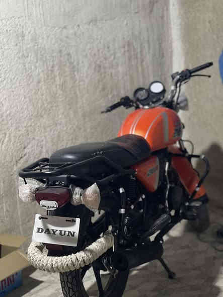 سلام عليكم دراجة للبيع موديل 22مكينة 200اوراق اصولي شرط الترقيم فول نضافة السعر مليونو200وبيها مجال بسيط متوازي علبيع ‭٠٧٧١ ٢١٦ ٥٩٠٤‬ غير متواجد خاص
