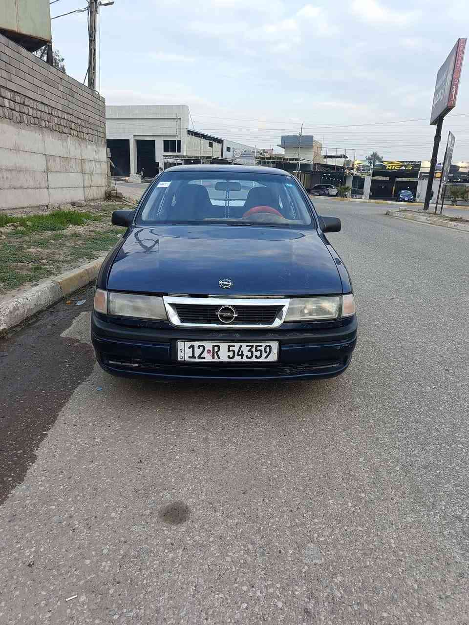 اوبل فكترة موديل 92السعر41وبيها مجال قليل السيارة فقط بيها جاملغ خلفي صفحة السايق ***********
