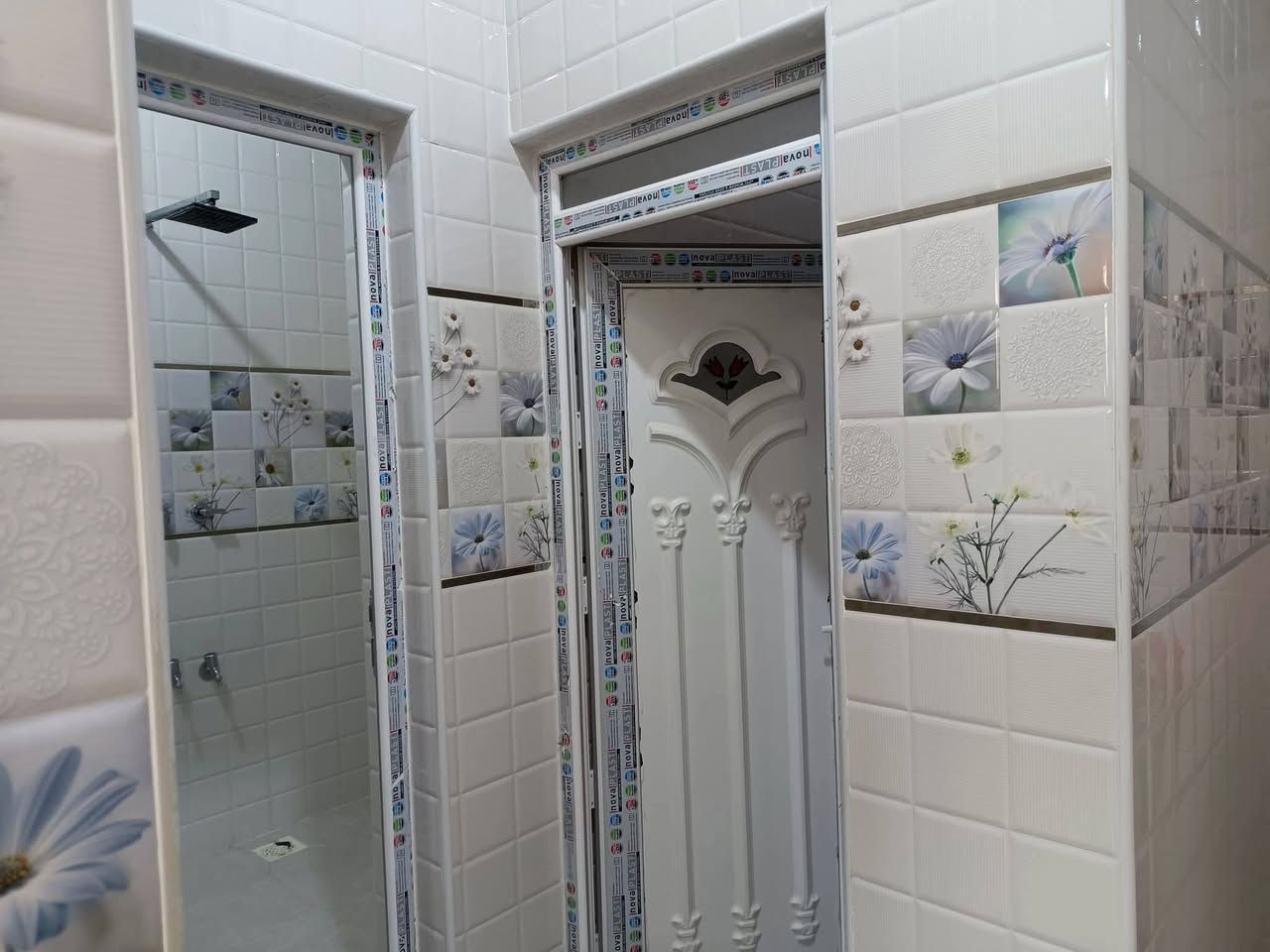 بيت للبيع المساحه 390 متر طابو زراعي سند 25 يحتوي على غرفتين وصاله وأستقبال ومطبخ وصحيات داخليه وخارجيه ومنور وطارمه وگراج وحديقه بناء حديث طابوگ جمهوري صب مسلح متوفره كافة الخدمات العنوان كربلاء طويريج حي المستقبل السعر خاص للأستفسار الأتصال على الارقام الموجوده 
***********
***********
