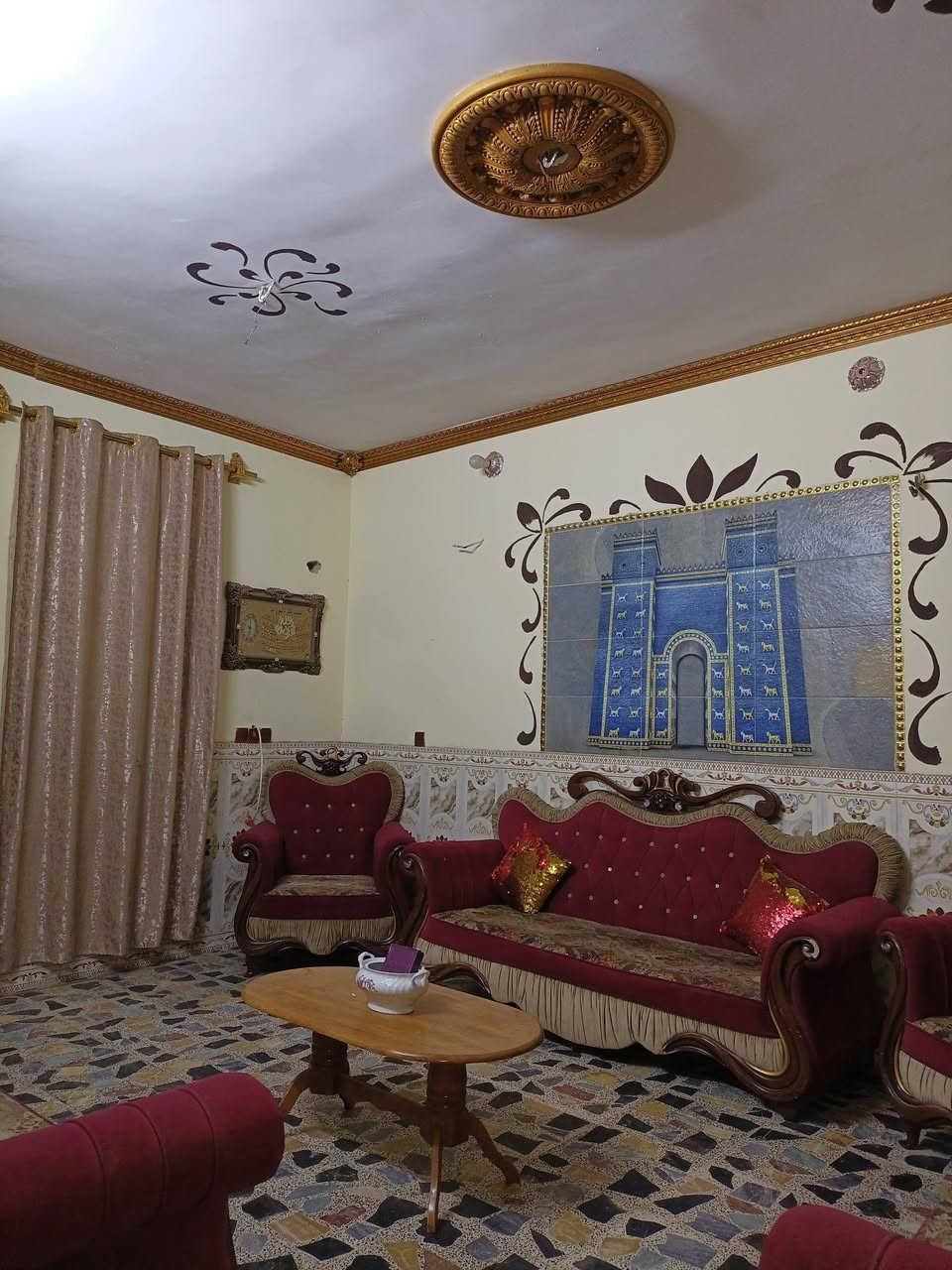 🌺 تخم قنفات عشر مقاعد نضيف بالإضافة إلى كنتور أبو الخمسة للبيع سعر التخم ٤٠٠وبي مجال بسيط والكنتور ١٧٥ بغداد الشعلة الدوانم شارع أفران الضياء إتصال (***********)
