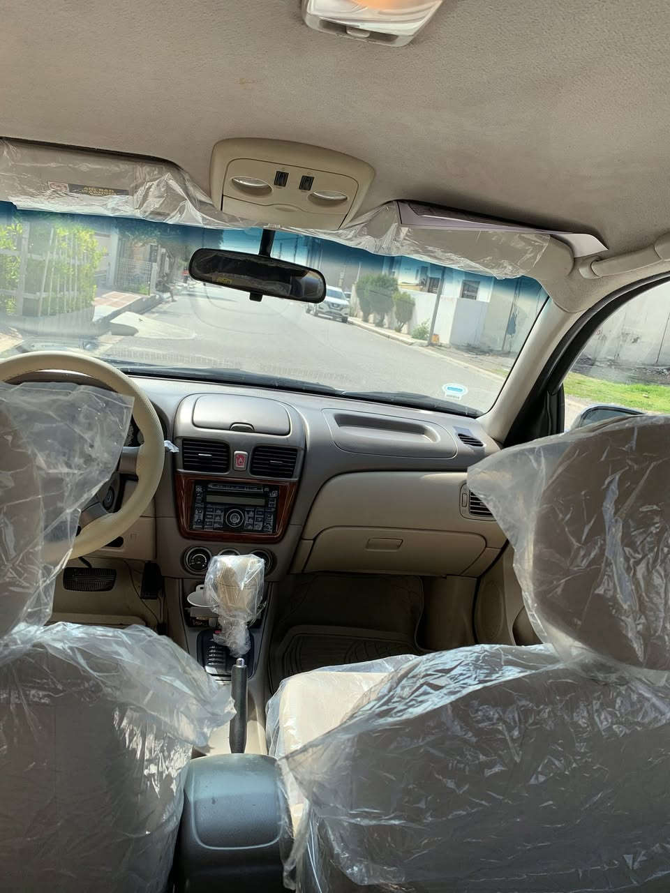 السلام عليكم. سيارة نيسان سني 2010 ياباني محرك اسود  بدون صبغ او ضربة . بيها 3 مكانات تعديل بارد .
السيارة مثل ما موجودة بالصور ،  السيارة مكانها اربيل . للاستفسار الاتصالات على الرقم التالي 
***********
