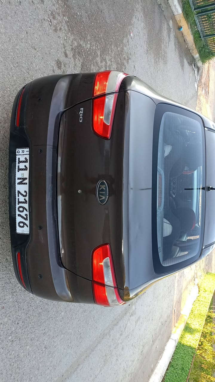 سلام عليكم كيا ريو للبيع مديل 2013 سياره خليجي  مكفوله كفاله عامه سياره بيها كلير 2قطع سياره احلى من صور تخم تاير جديد صدر جديد سياره جاهزة من كلشي سياره باسمي تحويل ثاني يوم رقم سياره بغداد دولي محرك حجمه 1600دوش كير محرك تبريد مكفولات رقم الهاتف *********** خطي ثاني ***********
