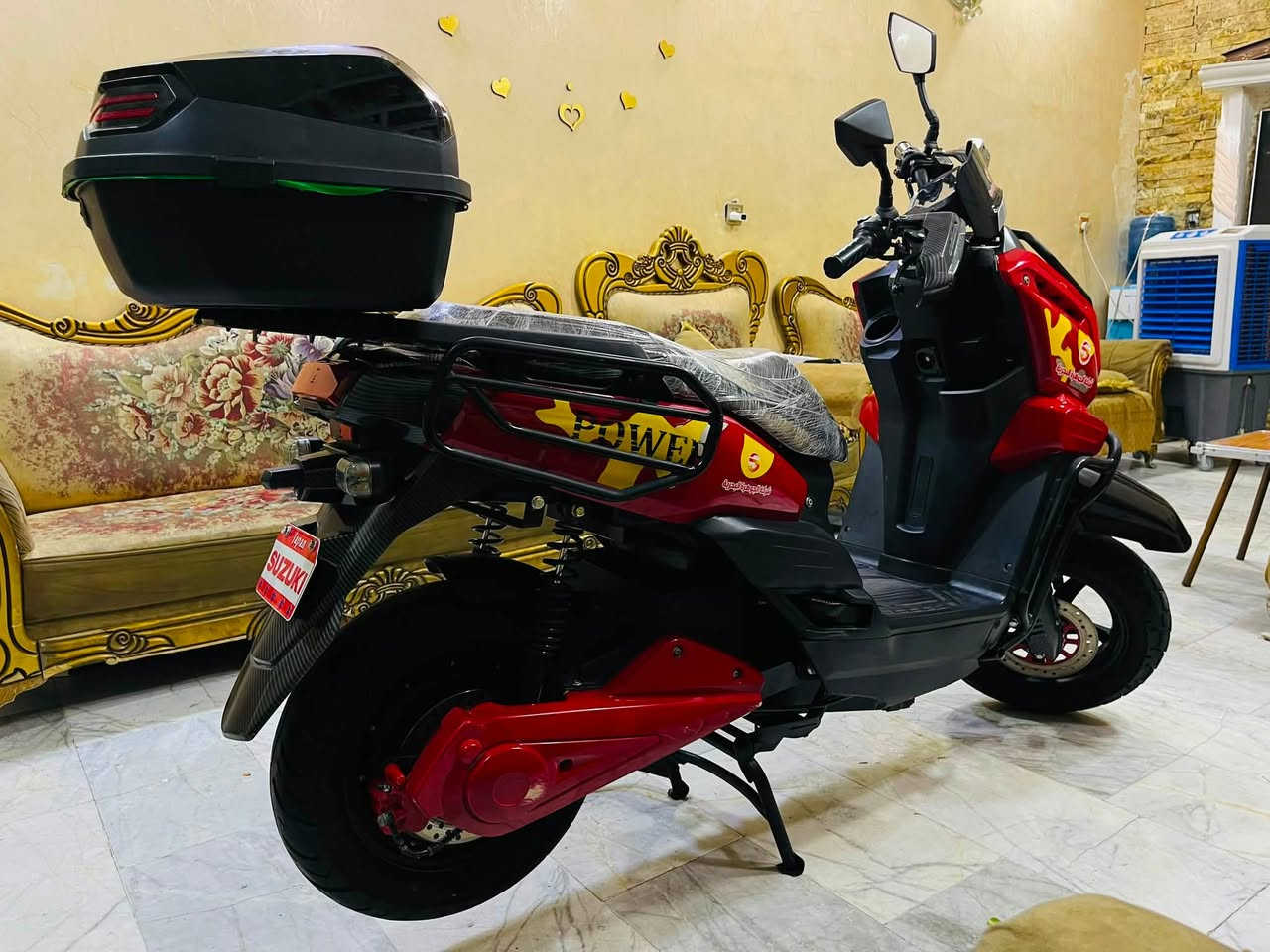 السلام عليكم 
دراجه اباتجي للبيع 
شركة الجوهره البحريه 
6 بطاريات كرافين 38 أمبير 
ملف 3000W
نضام بارك P
نضام R رجوع للخلف
 مثبت سرعه
ستاند كهربائي 
درع امامي خلفي
السعر : 950 ألف وبيها مجال 
المكان : بغداد الجديده
للاستفسار:***********
