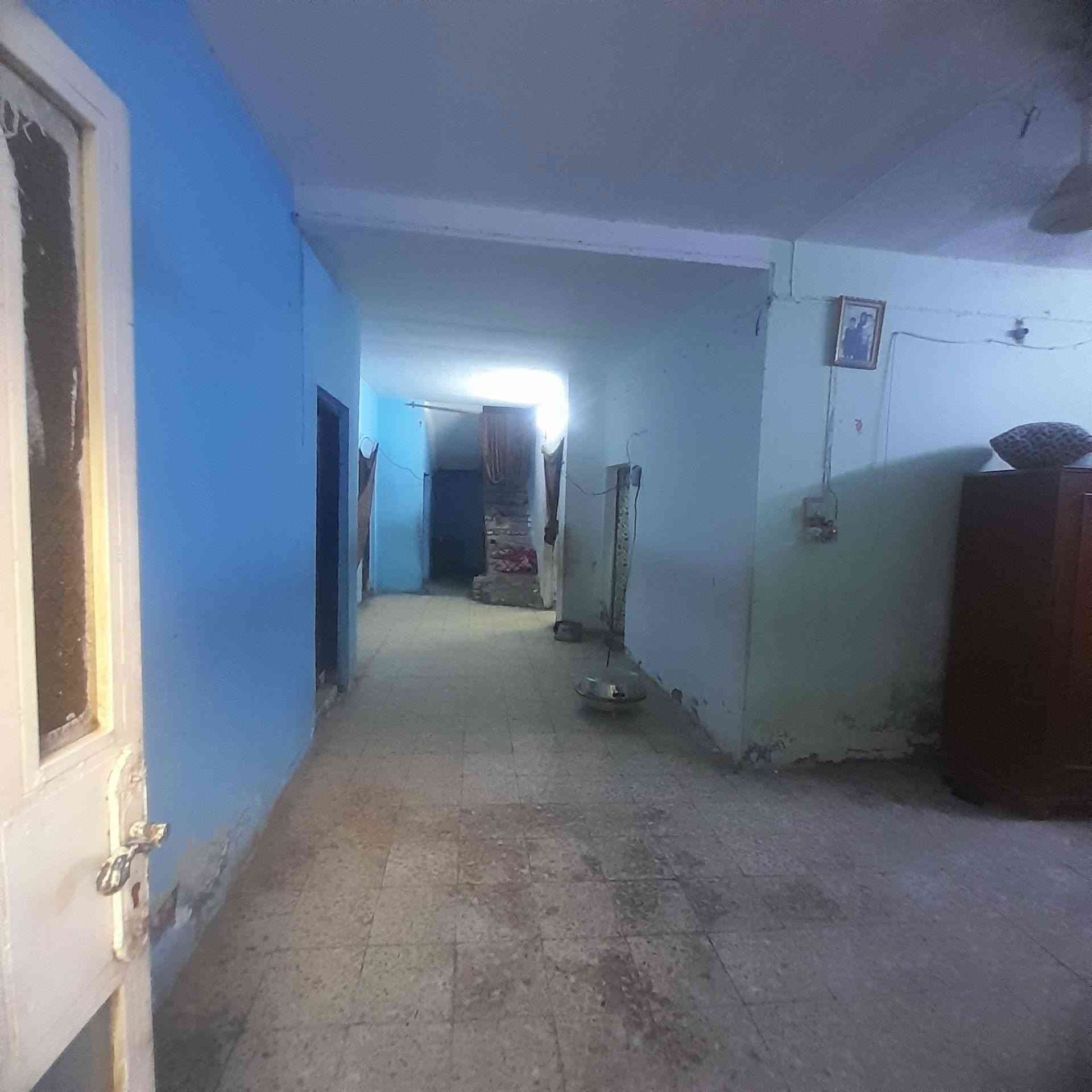 بيت للبيع حي العامل قرب السايدين المساحة ٢٠٠م استفسار ***********
