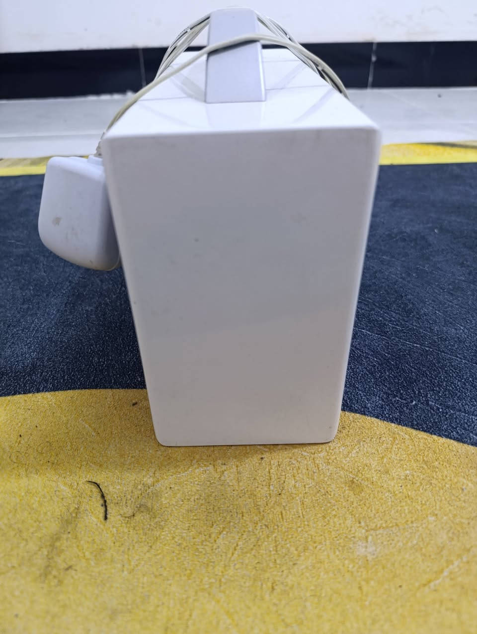 راديو بوش باله اوربي الأصلي يشتغل كهرباء وباتري وبيه بلوتوذ يكنك على التيفون.السعر30الف


**إذا كنت صاحب هذا الإعلان وتريد حذفه لأي سبب، رجاءا أرسل رسالة إلى الدعم الفني**