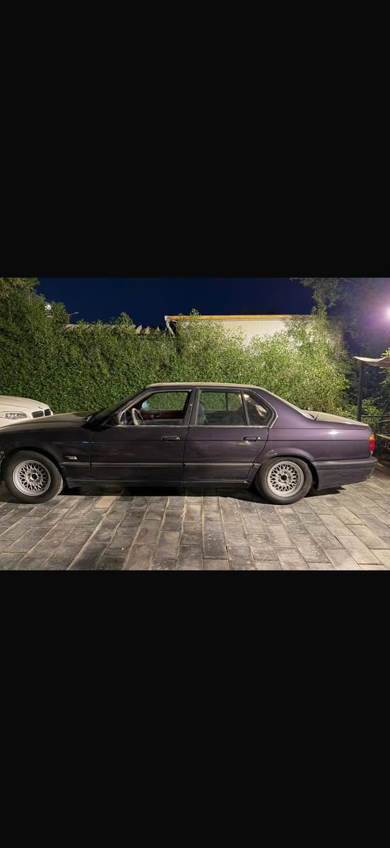 سلام عليكم bmw موديل ١٩٩٠
سيارة مصبوغه عام للجمالية بدون ضربة

غرفة كاملة جديدة كشنات جلد

باتري جديد

تايرات جدد

فيتبم جديد وصالنصة جديدة

سيارةكاملة مكملة من كلشي

نكرة سلف بكل وقت يعجبك

للتواصل متوفر رقم وواتساب

+964 771 724 3867


**إذا كنت صاحب هذا الإعلان وتريد حذفه لأي سبب، رجاءا أرسل رسالة إلى الدعم الفني**