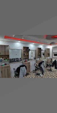 غراض محل حلاق كامل لبع اسع ٤٥٠ 07709290384